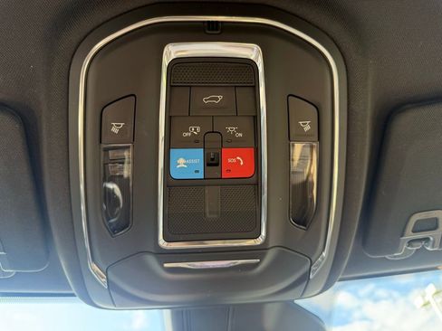 Certified 2024 Jeep Grand Cherokee Limited AWD/4WD image 31