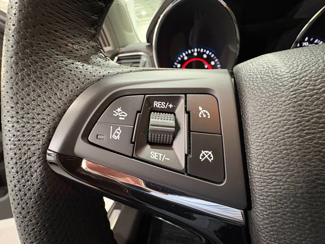 Used 2017 Chevrolet SS RWD image 14