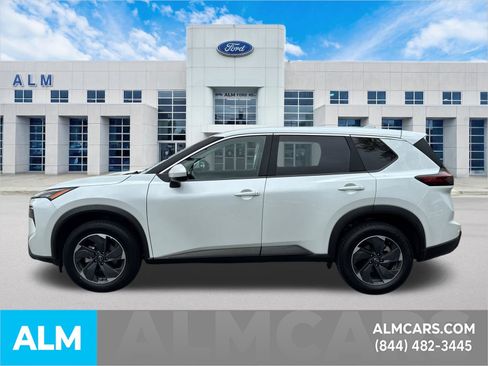 Used 2025 Nissan Rogue SV FWD image 9