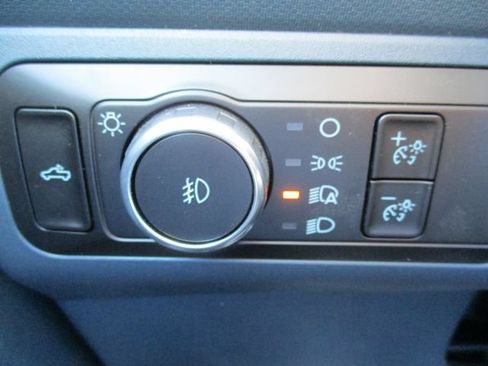 Used 2025 Ford Maverick Lobo AWD/4WD image 11