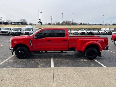 Used 2025 Ford F350 XLT image 5
