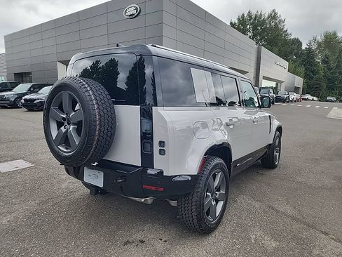 New 2026 Land Rover Defender 110 X-Dynamic SE AWD/4WD image 5