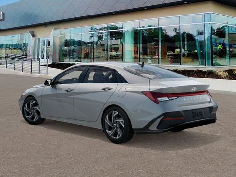 New 2026 Hyundai Elantra Limited FWD image 5