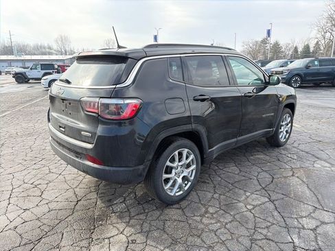 Used 2022 Jeep Compass Latitude image 7