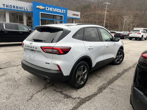 Used 2025 Ford Escape ST-Line w/ Tech Pack #1 AWD/4WD image 3