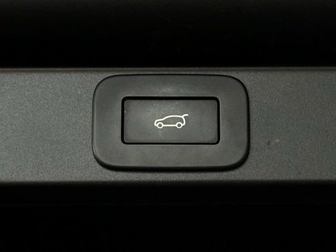 Certified 2023 Land Rover Range Rover SE image 15