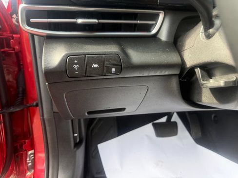 Used 2023 Hyundai Elantra Limited FWD image 13