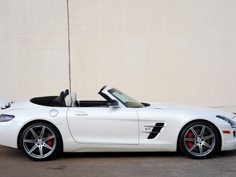 Used 2012 Mercedes-Benz SLS AMG Roadster image 50
