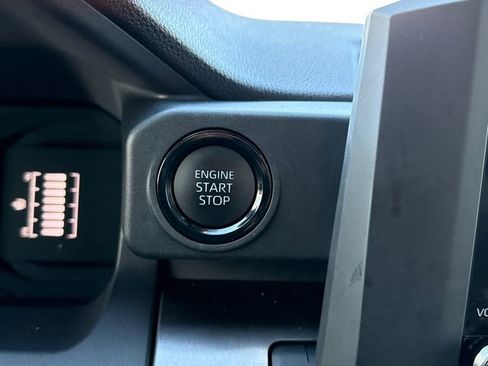 Used 2025 Toyota Tacoma SR5 image 26