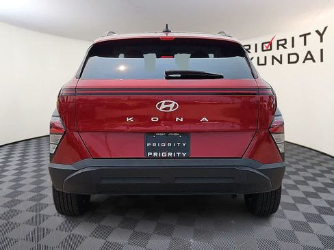 Used 2025 Hyundai Kona SEL FWD image 5