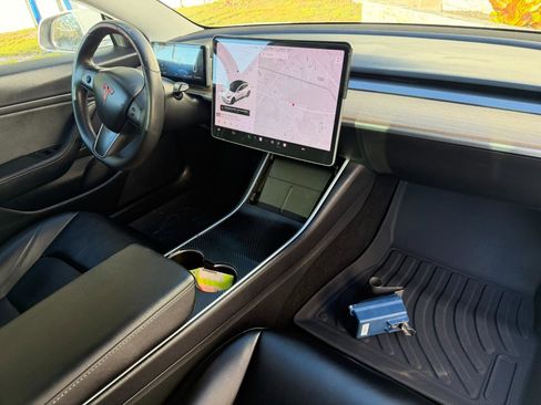 Used 2020 Tesla Model 3 Long Range AWD/4WD image 39