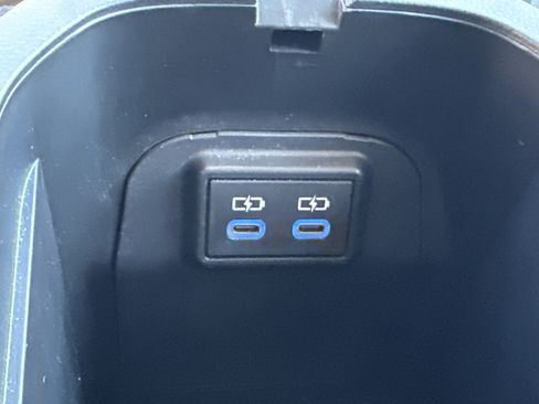 Used 2022 Toyota RAV4 LE image 34