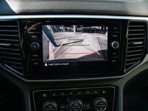 Used 2023 Volkswagen Atlas SE w/ Black Wheel Package image 16