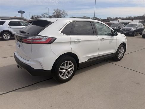 Certified 2024 Ford Edge SEL w/ Convenience Package AWD/4WD image 5