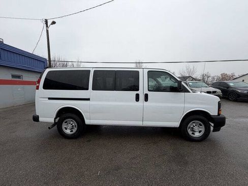 Used 2017 Chevrolet Express 2500 LS image 3
