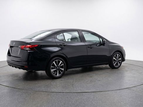 Used 2025 Nissan Versa SV FWD image 9