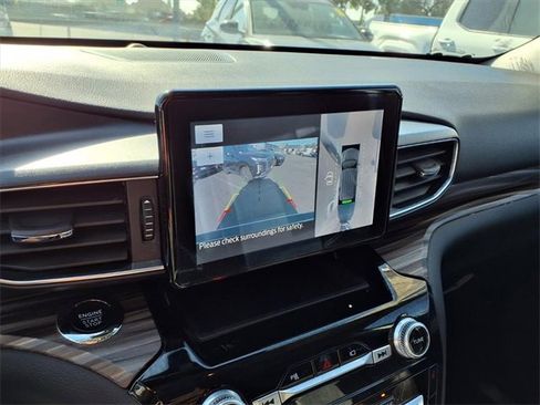 Used 2023 Ford Explorer Limited image 19