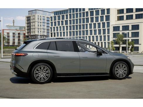 New 2026 Mercedes-Benz EQS 400 4MATIC SUV image 17