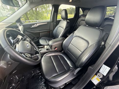 Used 2023 Ford Escape Platinum AWD/4WD image 11