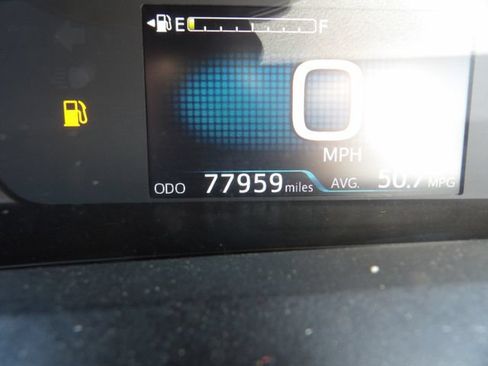 Used 2022 Toyota Prius XLE FWD image 36