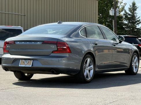 Used 2018 Volvo S90 T5 Momentum image 4