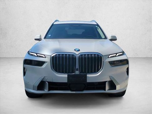 Used 2024 BMW X7 xDrive40i w/ Premium Package AWD/4WD image 2