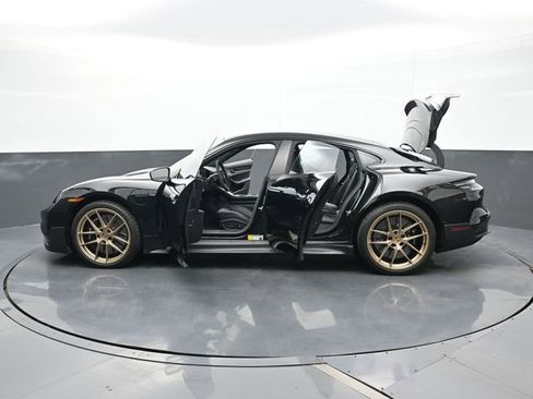Certified 2025 Porsche Taycan GTS AWD/4WD image 32
