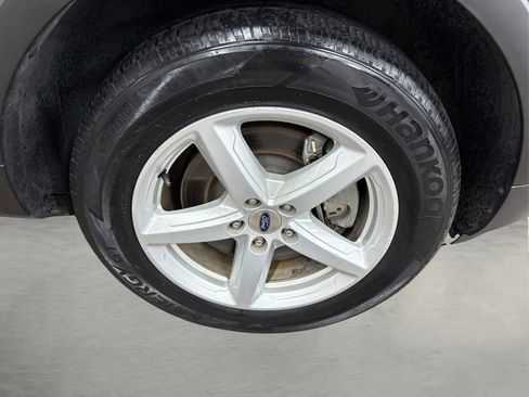 Used 2017 Ford Explorer XLT image 14