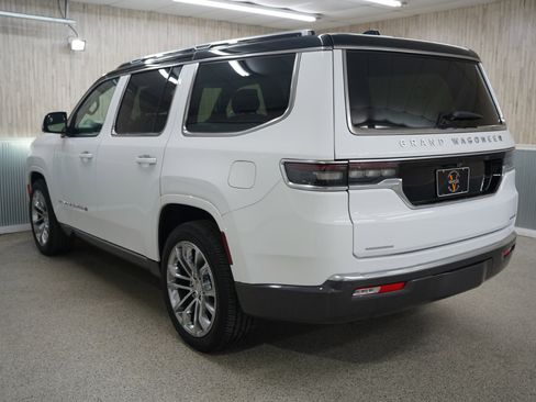 Used 2022 Jeep Grand Wagoneer Series II image 7