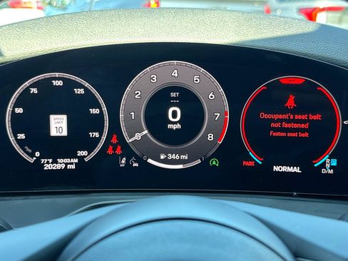 Used 2025 Porsche Panamera image 32