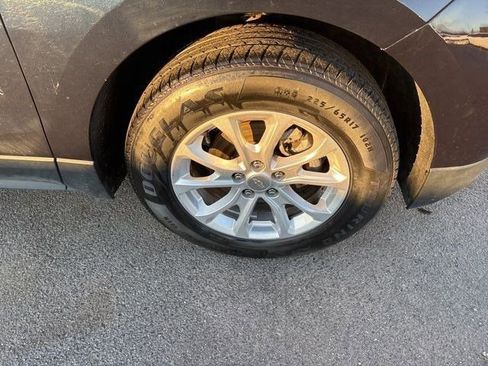 Used 2021 Chevrolet Equinox LT image 44