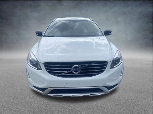 Used 2017 Volvo XC60 T6 Dynamic w/ Climate Package image 7