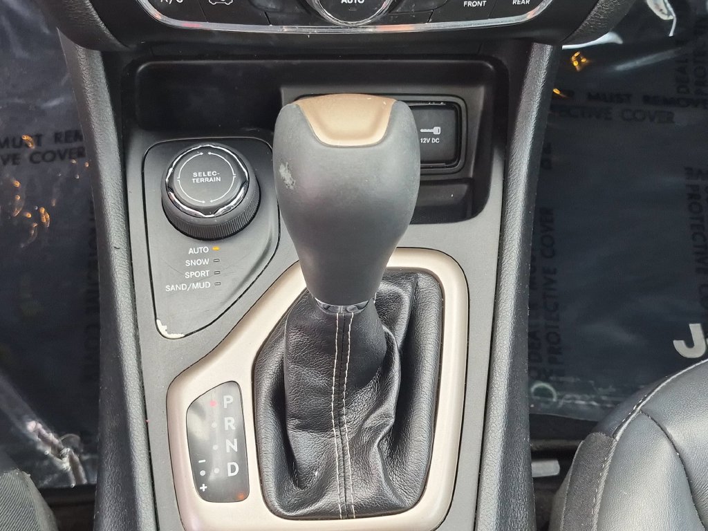 Used 2018 Jeep Cherokee Limited AWD/4WD image 22