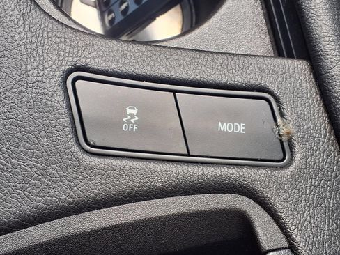 Used 2024 Cadillac XT6 Luxury FWD image 7
