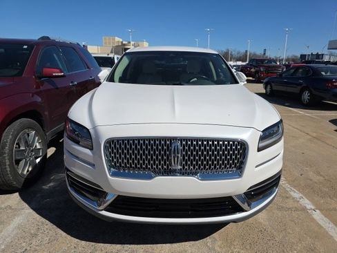 Used 2019 Lincoln Nautilus Select image 2