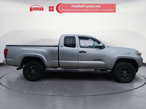 Certified 2018 Toyota Tacoma SR5 image 6