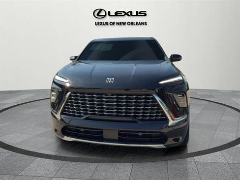 Used 2025 Buick Enclave Avenir w/ Super Cruise Package image 2