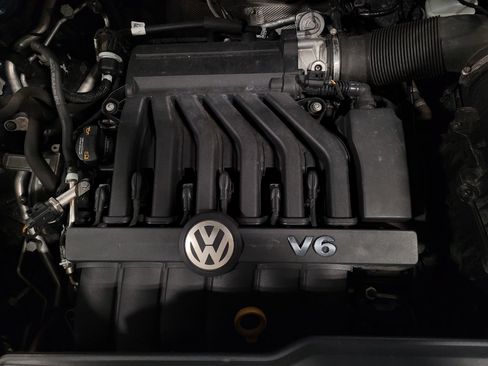 Used 2018 Volkswagen Atlas SE image 30