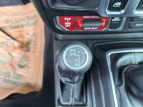 Used 2026 Jeep Wrangler Sport AWD/4WD image 22