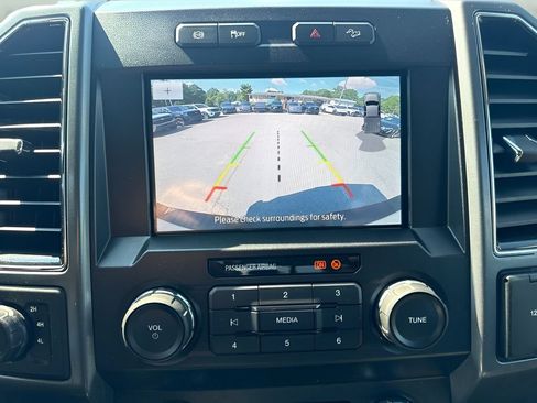 Used 2022 Ford F250 XLT w/ XLT Premium Package AWD/4WD image 9