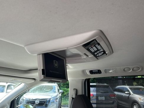 Used 2016 Honda Odyssey Touring image 28