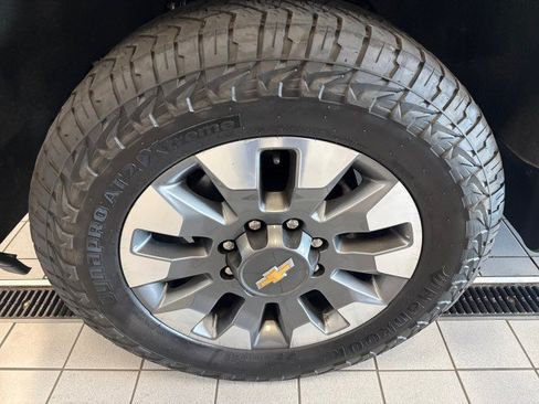 Used 2025 Chevrolet Silverado 2500 W/T AWD/4WD image 12