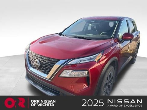Used 2023 Nissan Rogue SV FWD image 1