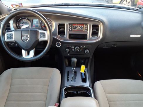 Used 2011 Dodge Charger SE w/ Connectivity Group image 7