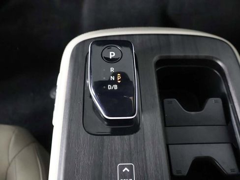 Used 2023 Nissan Ariya FWD image 47