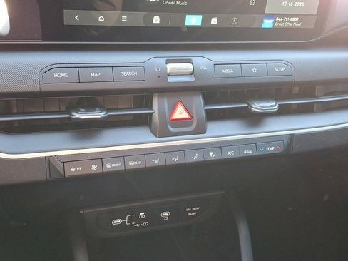 Used 2025 Kia K4 LXS image 18