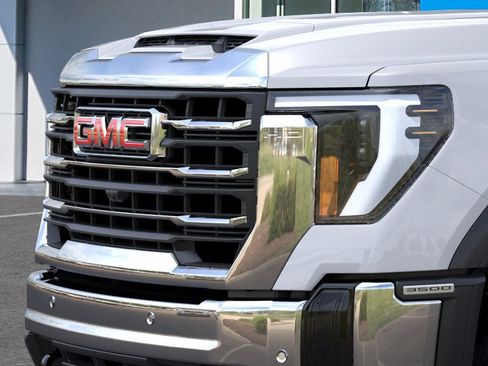 New 2026 GMC Sierra 3500 SLT w/ SLT Premium Package AWD/4WD image 40