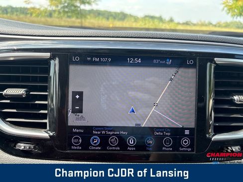 Used 2019 Chrysler Pacifica Limited w/ Tire & Wheel Group FWD image 34