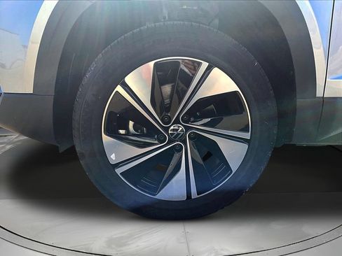 New 2026 Volkswagen Taos SE AWD/4WD image 15