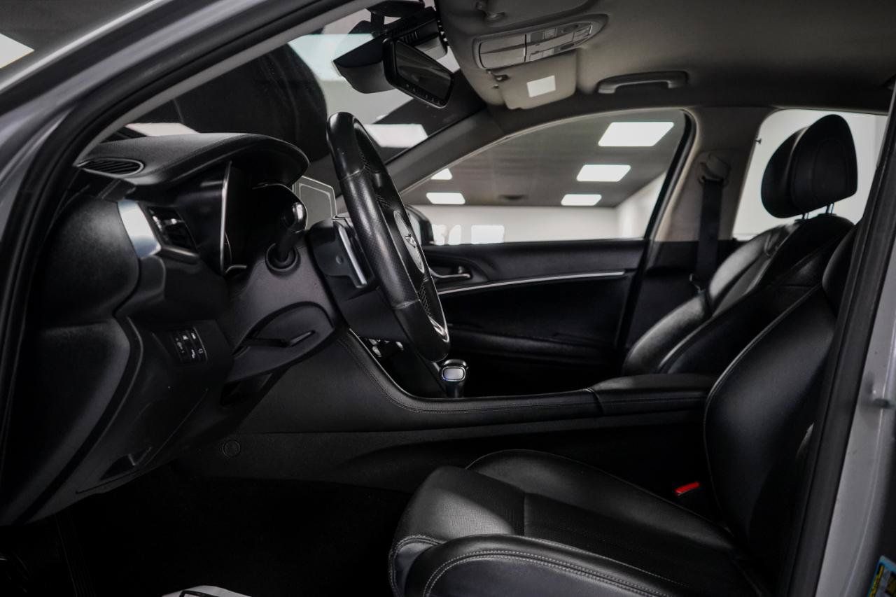 Used 2020 Genesis G70 2.0T RWD image 9